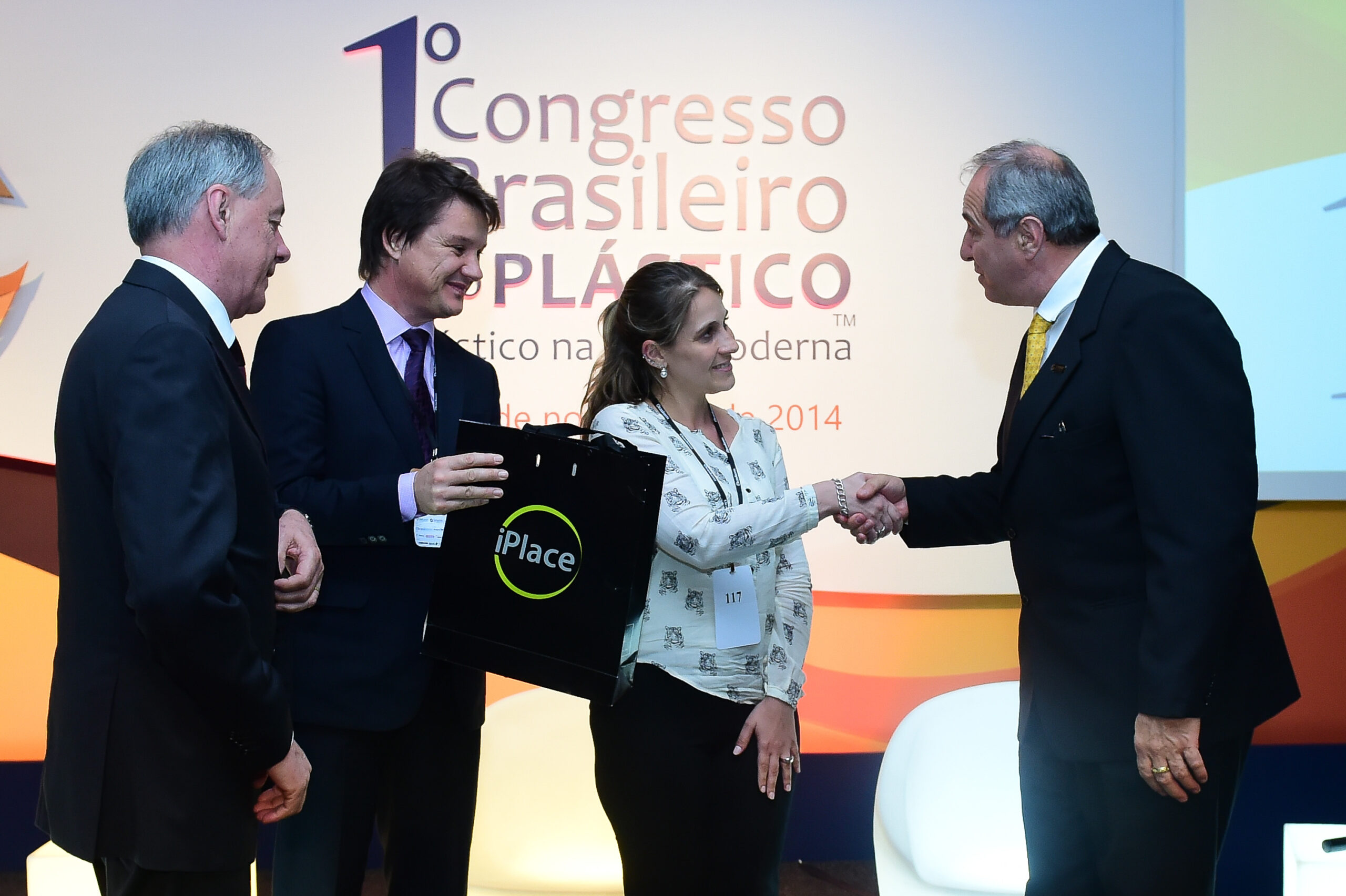 Porto Alegre-RS; 06/11/2014; Primeiro Congresso Brasileiro do Plástico, realizado nos dias 05, 06 e 07 de novembro na FIERGS em Porto Alegre. Foto: Vinícius Costa/ Agência Preview