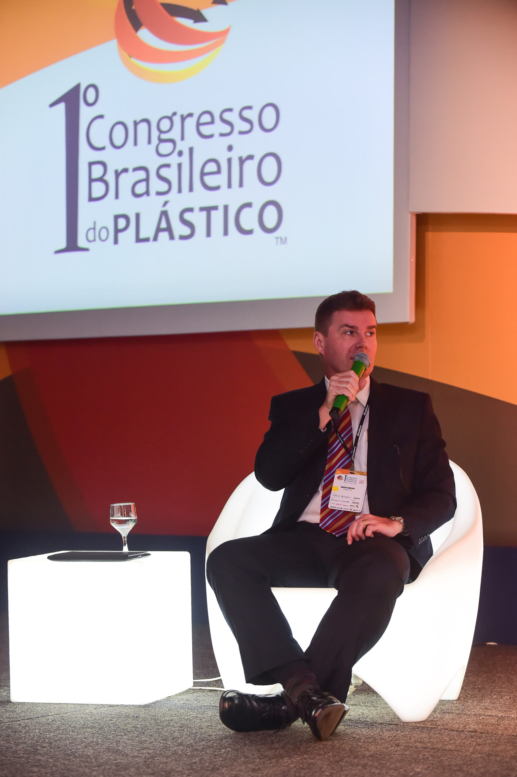 Porto Alegre-RS; 06/11/2014; Primeiro Congresso Brasileiro do Plástico, realizado nos dias 05, 06 e 07 de novembro na FIERGS em Porto Alegre. Foto: Vinícius Costa/ Agência Preview