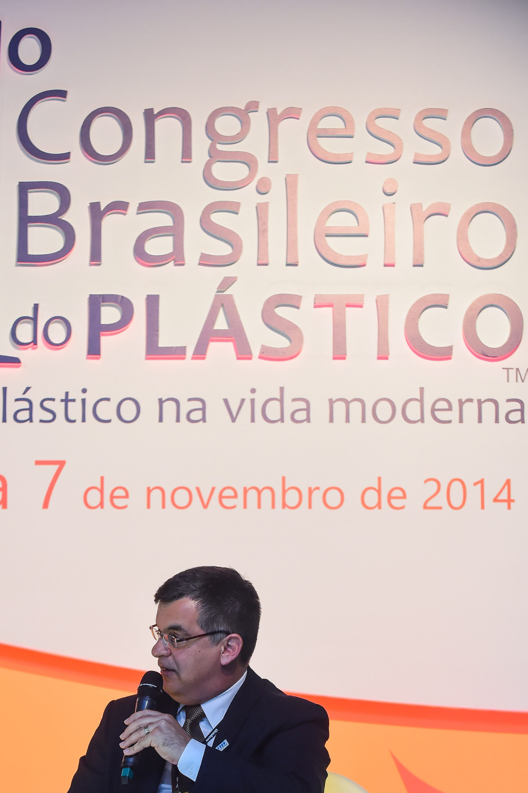 Porto Alegre-RS; 06/11/2014; Primeiro Congresso Brasileiro do Plástico, realizado nos dias 05, 06 e 07 de novembro na FIERGS em Porto Alegre. Foto: Vinícius Costa/ Agência Preview