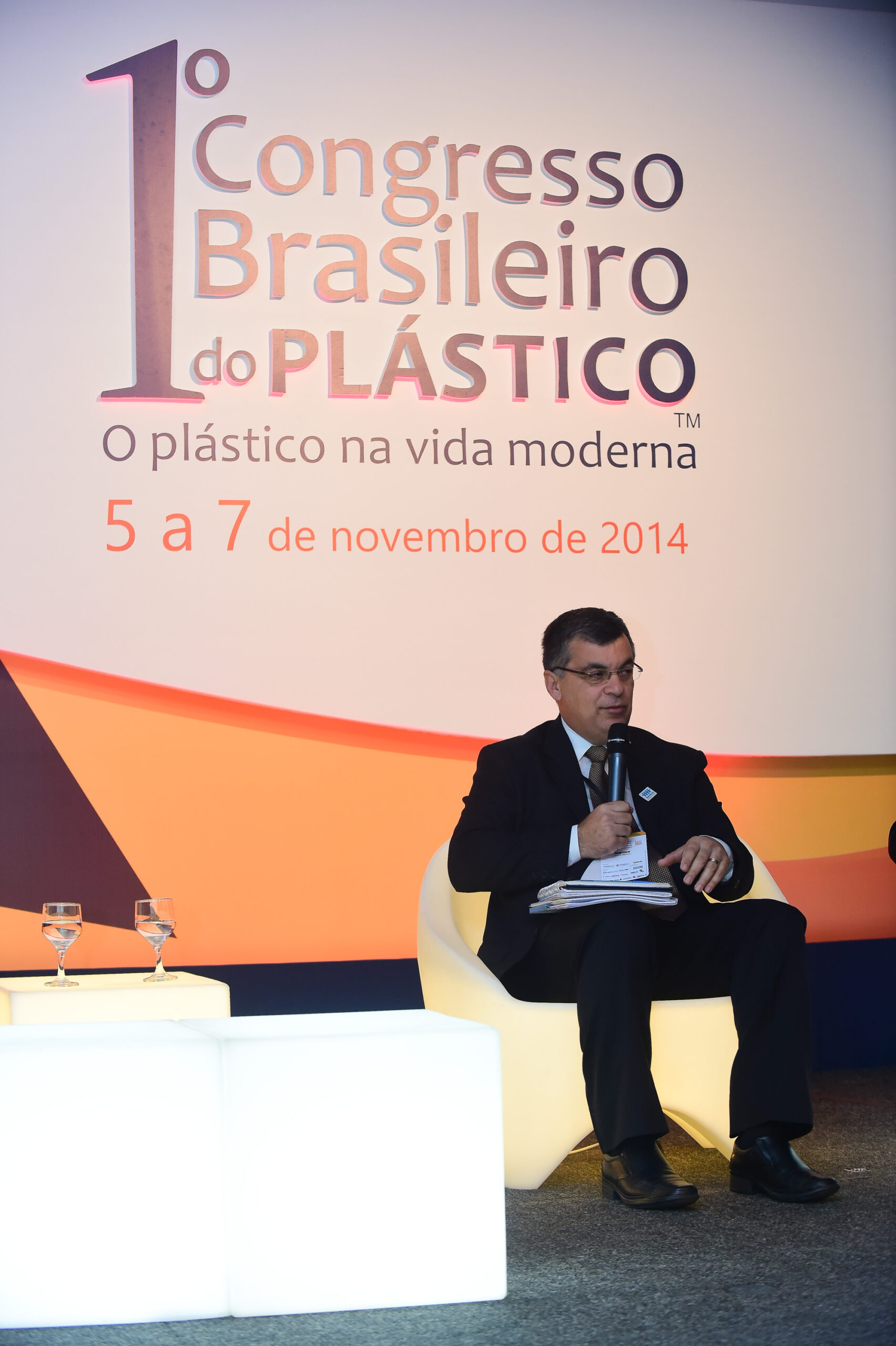 Porto Alegre-RS; 06/11/2014; Primeiro Congresso Brasileiro do Plástico, realizado nos dias 05, 06 e 07 de novembro na FIERGS em Porto Alegre. Foto: Vinícius Costa/ Agência Preview