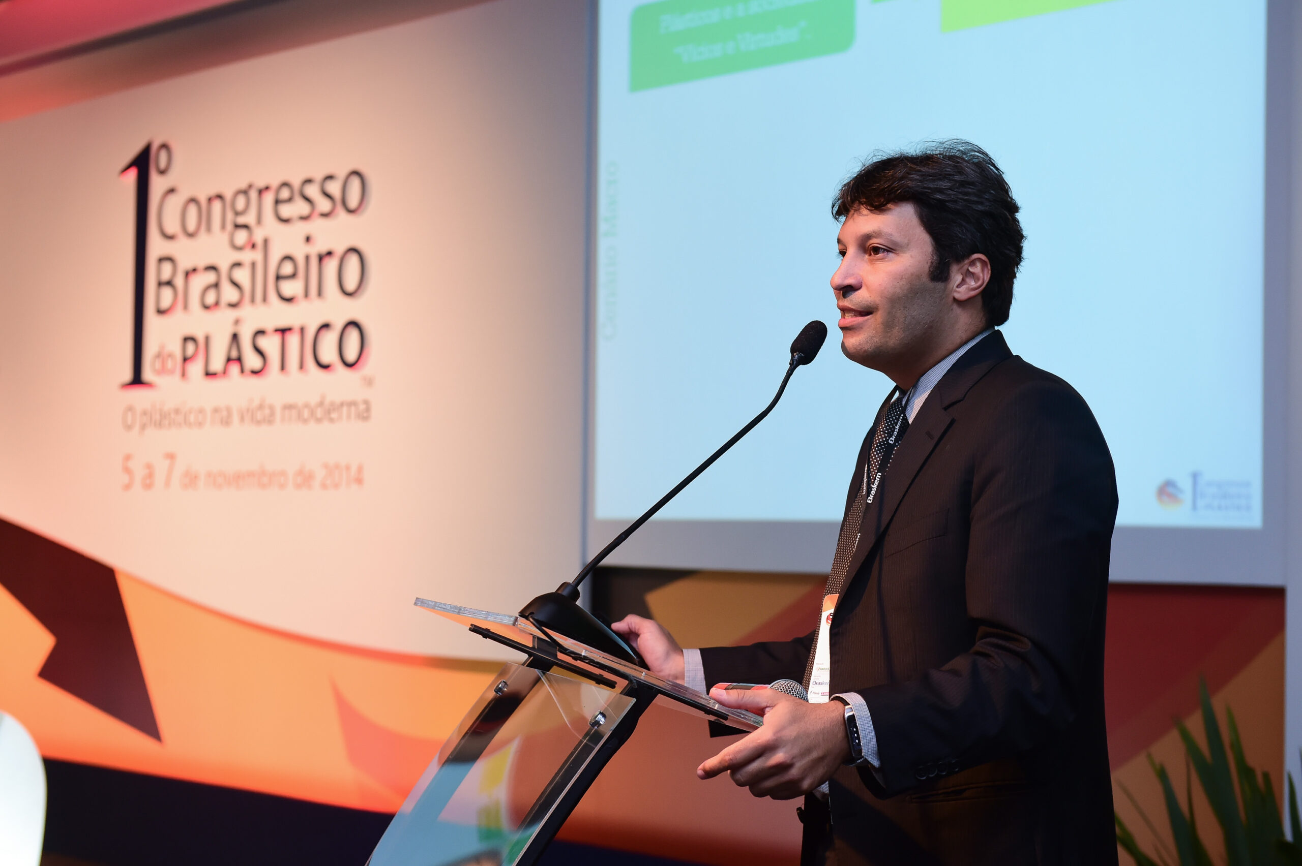 Porto Alegre-RS; 06/11/2014; Primeiro Congresso Brasileiro do Plástico, realizado nos dias 05, 06 e 07 de novembro na FIERGS em Porto Alegre. Foto: Vinícius Costa/ Agência Preview