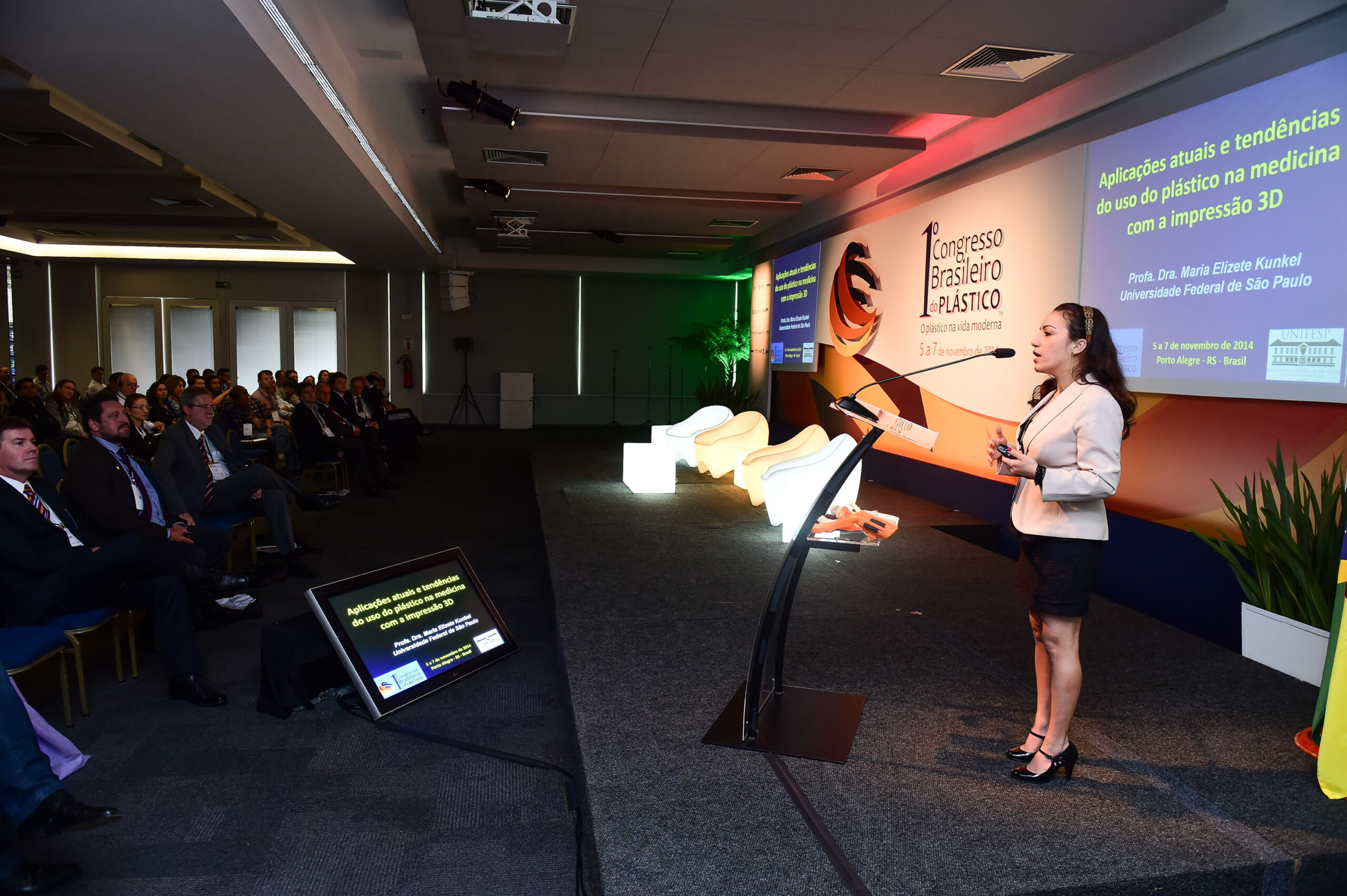 Porto Alegre-RS; 06/11/2014; Primeiro Congresso Brasileiro do Plástico, realizado nos dias 05, 06 e 07 de novembro na FIERGS em Porto Alegre. Foto: Vinícius Costa/ Agência Preview