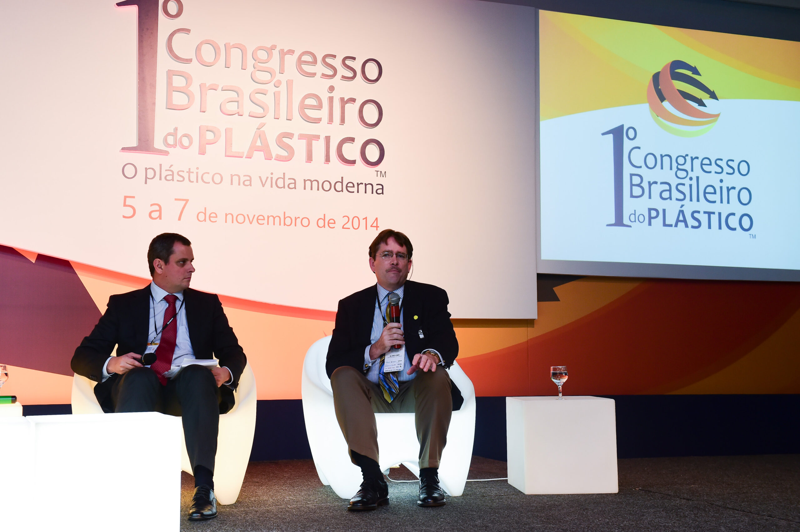 Porto Alegre-RS; 06/11/2014; Primeiro Congresso Brasileiro do Plástico, realizado nos dias 05, 06 e 07 de novembro na FIERGS em Porto Alegre. Foto: Vinícius Costa/ Agência Preview