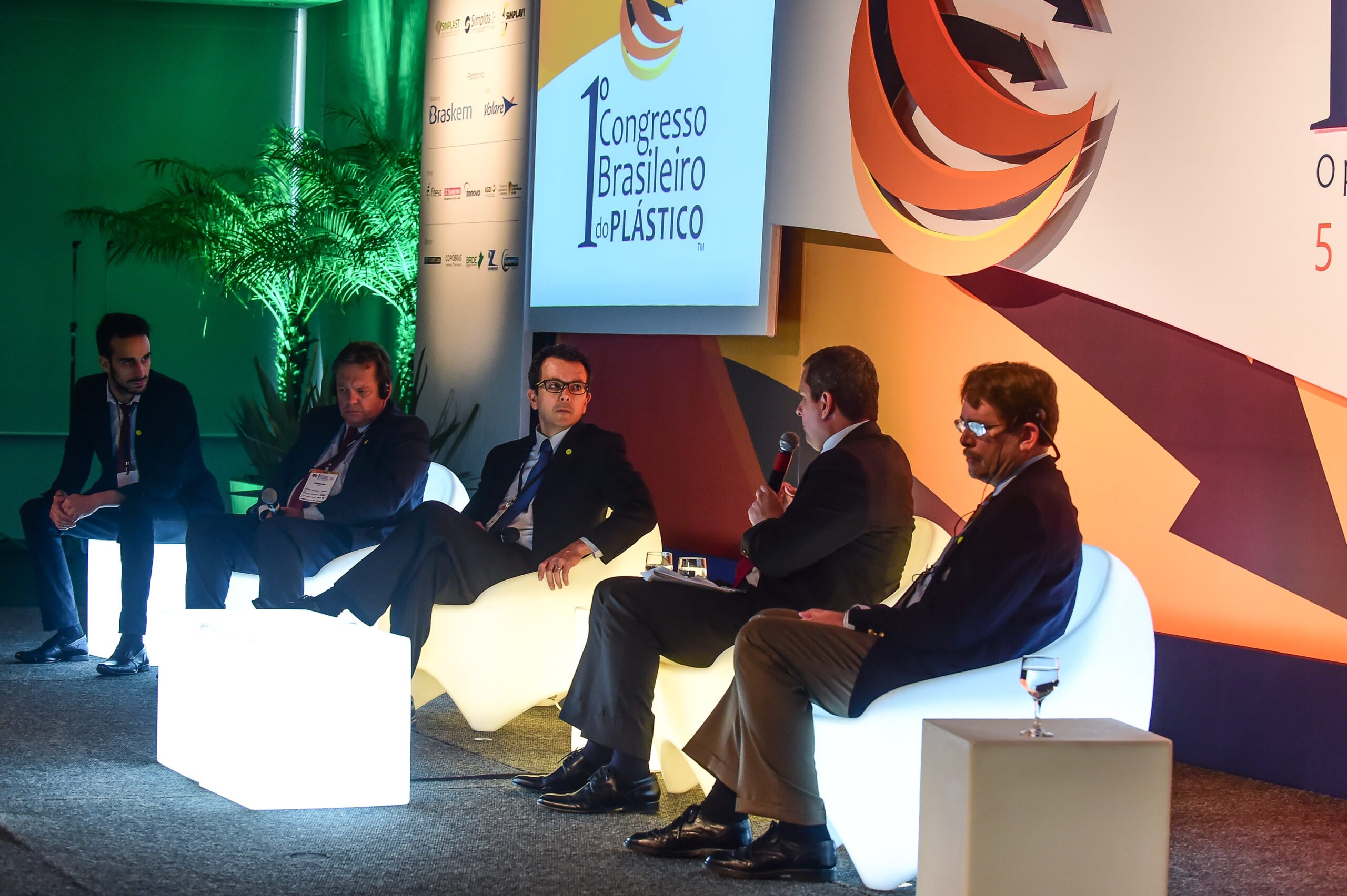 Porto Alegre-RS; 06/11/2014; Primeiro Congresso Brasileiro do Plástico, realizado nos dias 05, 06 e 07 de novembro na FIERGS em Porto Alegre. Foto: Vinícius Costa/ Agência Preview