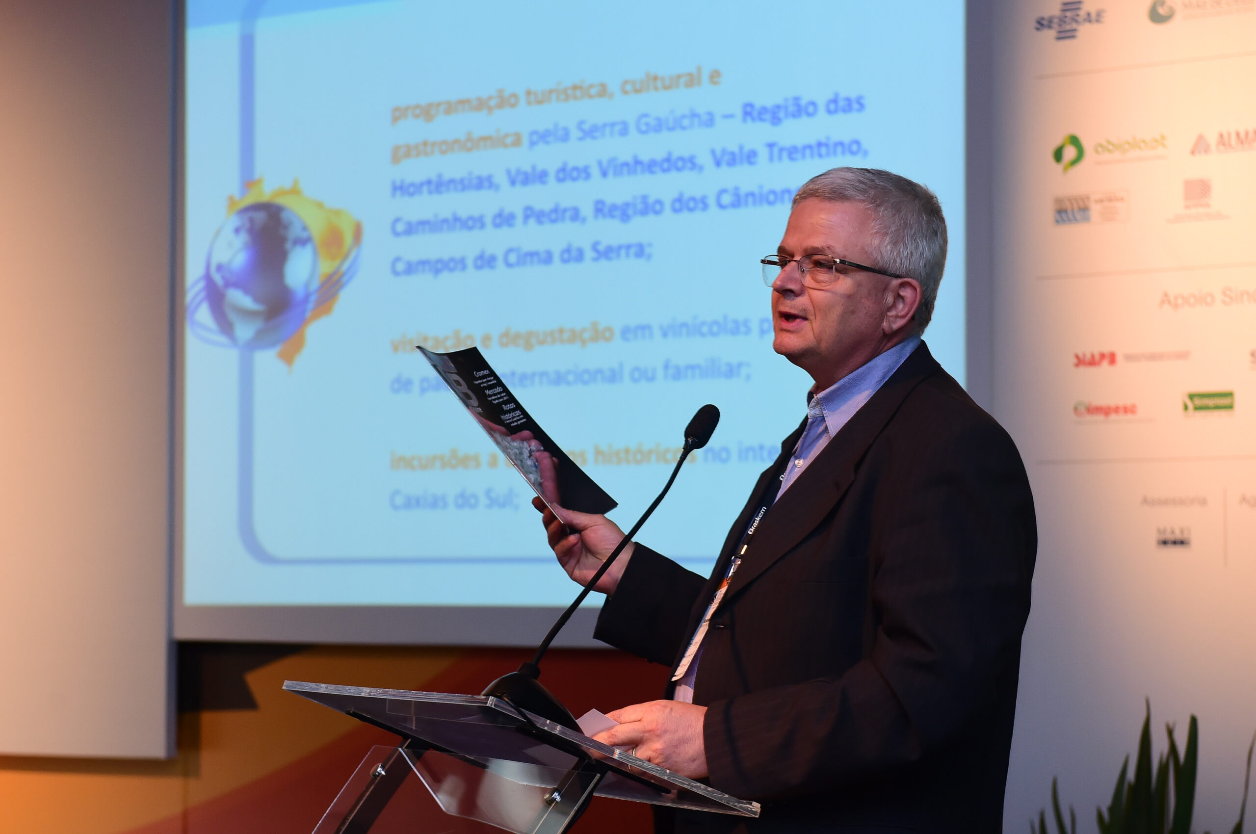 Porto Alegre-RS; 06/11/2014; Primeiro Congresso Brasileiro do Plástico, realizado nos dias 05, 06 e 07 de novembro na FIERGS em Porto Alegre. Foto: Vinícius Costa/ Agência Preview