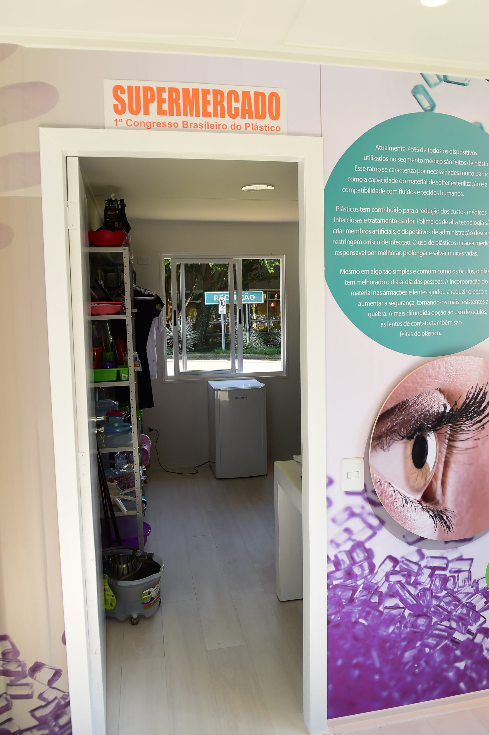 Porto Alegre-RS; 06/11/2014; Primeiro Congresso Brasileiro do Plástico, realizado nos dias 05, 06 e 07 de novembro na FIERGS em Porto Alegre. Foto: Vinícius Costa/ Agência Preview