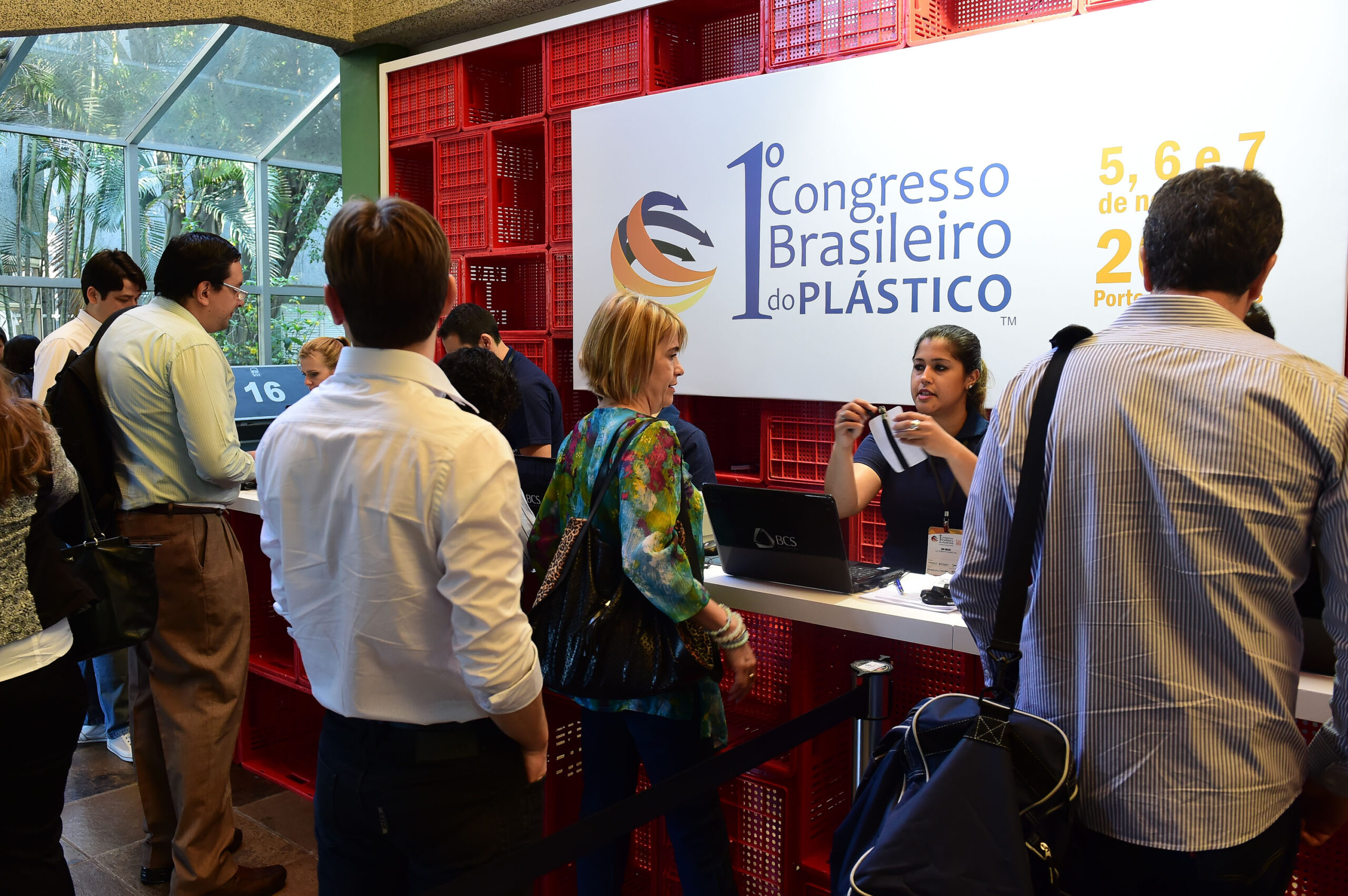 Porto Alegre-RS; 06/11/2014; Primeiro Congresso Brasileiro do Plástico, realizado nos dias 05, 06 e 07 de novembro na FIERGS em Porto Alegre. Foto: Vinícius Costa/ Agência Preview